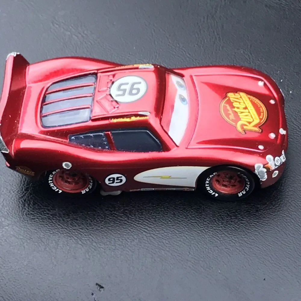 Cars Movie Toy Car 95 Rust-eze Die Cast Lightning McQueen